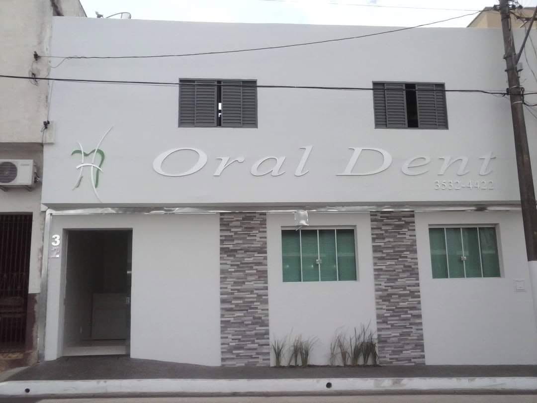 Logo de Clínica Oral dent